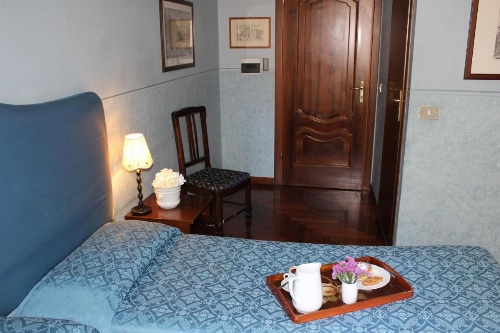 Anne & Mary image 11