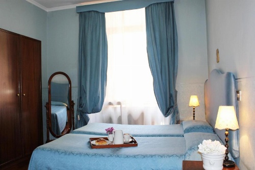 Anne & Mary image 13